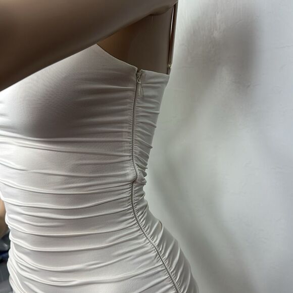 Oh Polly First Date Ruched Bodycon Knee Length Dress In Oyster White Size 0 - Picture 5 of 10